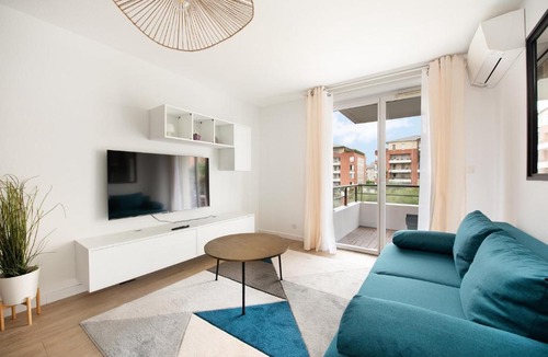 Fontaine-Bayonne-Cartoucherie Apartment | Chic T2 avec Balcon et Parking - Zénith, Hippodrome