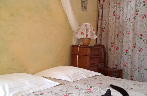 Quarre-les-Tombes House | Ciezalel's gardens: a traditional farm in Morvan, animals are welcome