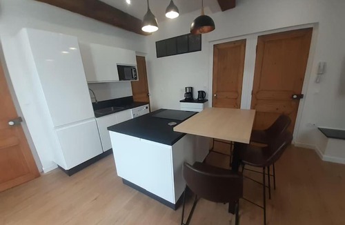 Centre Ville Apartment | Classé 4 étoiles - Cybèle - Centre ville 2 Chambres, cour privative et Garage