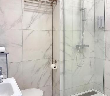 Essert Apartment | Climatisé-Studio Balnéo Romantique-Parking gratuit