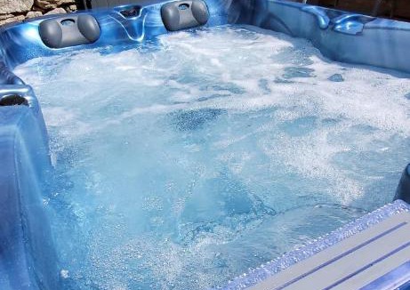 Soulages Bed & Breakfast | Clos De La Ronziere Avec Jacuzzi
