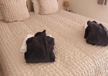 Soulages Bed & Breakfast | Clos De La Ronziere Avec Jacuzzi