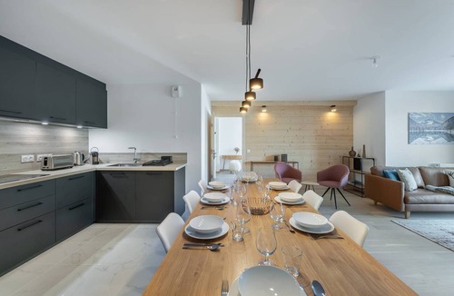 Chatel Apartment | Close to the centre, new flat with 4 bedrooms and 3 bathrooms