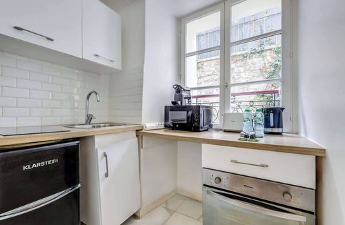 Charenton-le-Pont Apartment | Close to Transport - 1BR at 10 minutes from Paris