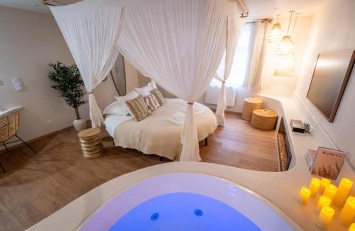 Pontarlier Apartment | Cocoon - Romantic suite with spa - Downtown