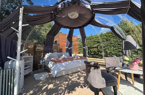 Bathernay Bed & Breakfast | CollinéA Bulle StelléA sleep under the stars SPA Privatif