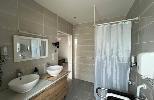 Cormatin Bed & Breakfast | Colors of life - Chambre Verte