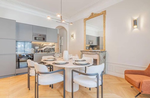 Odeon Apartment | COMBINING AN UNBEATABLE LOCATION WITH MODERN COMFORTS – SAINT GERMAIN