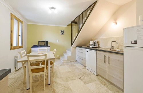 Saint-Germain House | Come to this beautiful cottage in a quiet location near the famous village of Vogüé.