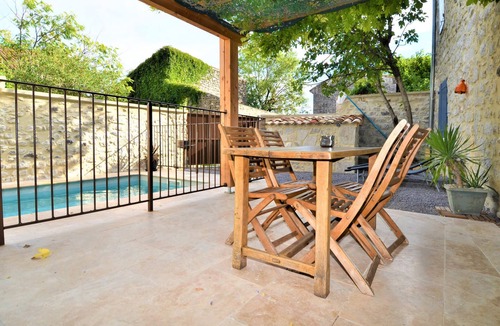 Saint-Germain House | Come to this beautiful cottage in a quiet location near the famous village of Vogüé.