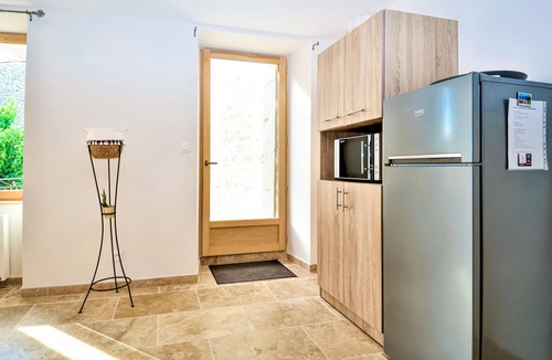 Saint-Germain House | Come to this beautiful cottage in a quiet location near the famous village of Vogüé.