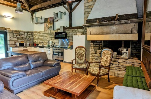 Fretigney-et-Velloreille Cottage | Comfortable cottage with pool, SPA, Wi-Fi and parking at 6 Rue du Pré de la Haie