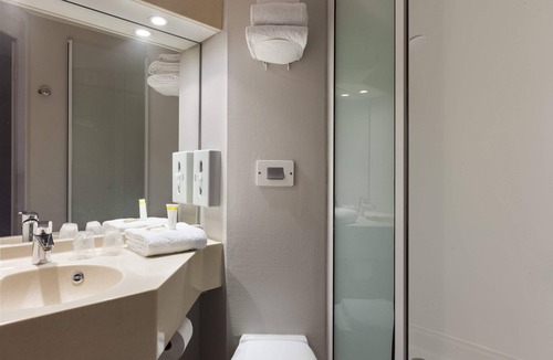 Linas Hotel | Comfort Hotel Linas Montlhery