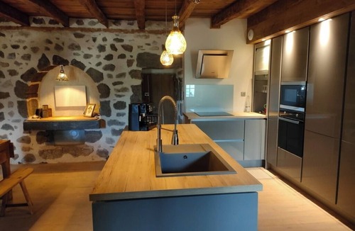 Thiezac House | Comfortable character house for 6 people. Ski touring relaxation disconnection