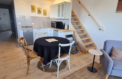 Vaudemont Apartment | Comfortable cottage at farm with private parking