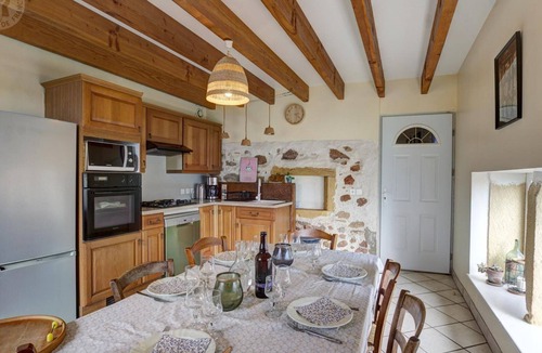 Sevelinges Cottage | Comfortable cottage in the heart of the Loire with enclosed garden