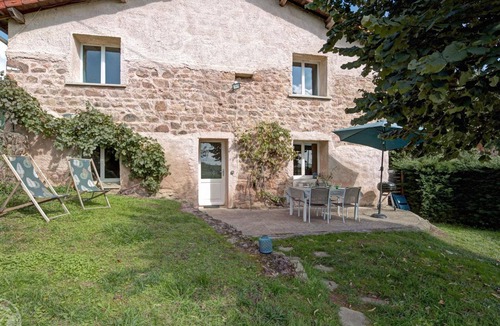 Sevelinges Cottage | Comfortable cottage in the heart of the Loire with enclosed garden