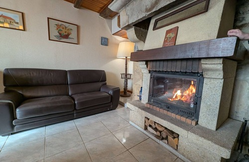 Melin Bed & Breakfast | Comfortable Rooms with Breakfast Included and Garden