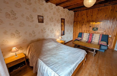 Melin Bed & Breakfast | Comfortable Rooms with Breakfast Included and Garden