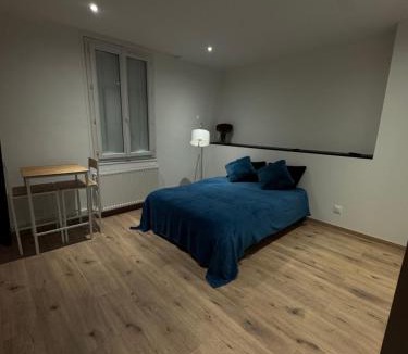 Poligny Bed & Breakfast | Comme à la maison - Chambre et salle de bain privée