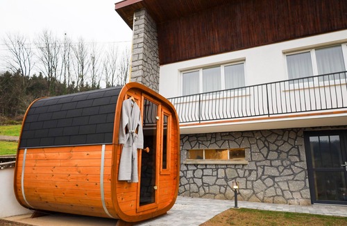 Le Val-d'Ajol House | Completely renovated family cottage in mid-century style. Family idea.