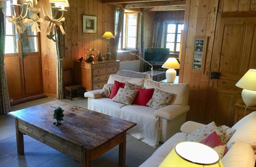Les Hopitaux-Vieux House | Comtoise farmhouse sleeps 10, Haut Doubs, Swiss border, rated 4 épis