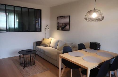 Condrieu Apartment | Condrieu gîte climatisé parking privé