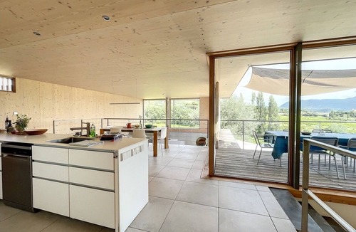 Merindol-les-Oliviers Villa | Contemporary villa with magnificent view of Mont Ventoux