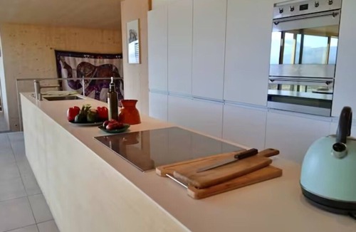 Merindol-les-Oliviers Villa | Contemporary villa with magnificent view of Mont Ventoux