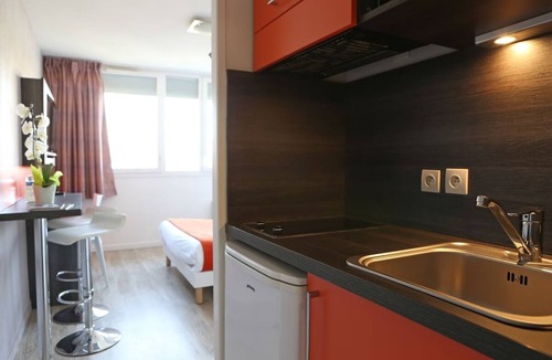 Chevilly-Larue Hotel | Contemporary Apartment Near Metro & Tram Lines | 2 Units