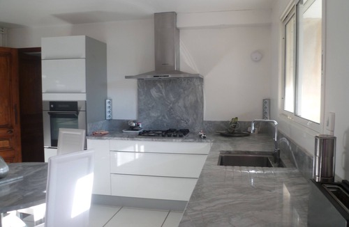 La Roque-sur-Pernes House | CONTEMPORARY VILLA, SWIMMING POOL, ASSURED CALM2 to10 persons