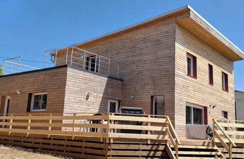Bourges House | Contemporary wooden house "chez Fan-Fan" spacious and pleasant.