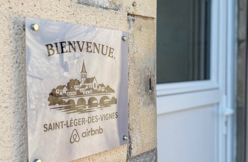 Saint-Leger-des-Vignes Apartment | Cosy apartment on the banks of the Nivernais Canal