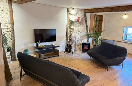 Verdun-sur-le-Doubs Apartment | Cosy apartment in the heart of old Verdun
