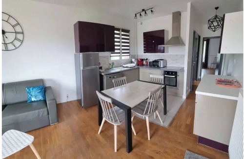 Clairvaux-les-Lacs Apartment | Cosy apartment with terrace 3 minutes from the lake on foot