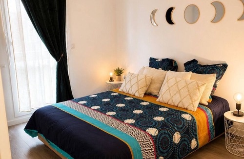 Bondy Apartment | Cosy Bondy. Cosy apartment with parking, Wi-Fi, balcony, close to transport links