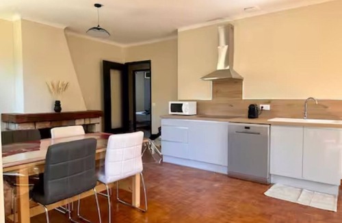 Chateauneuf-du-Rhone Apartment | Cosy bright apartment, beautiful terrace + private parking