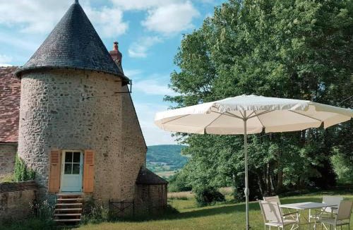 Onlay House | Cosy Castle with Pool in Onlay
