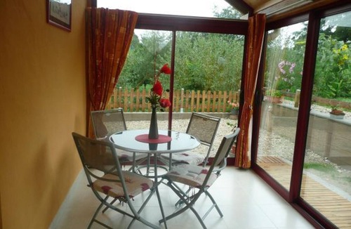 Bonvillet Cottage | Cosy Cottage with Fireplace, Terrace & River View - Near Vittel Spa Towns