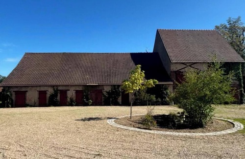 Thionne House | Cosy country cottage near Le Pal park