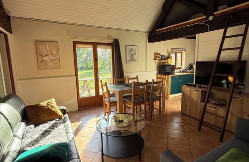 Thionne House | Cosy country cottage near Le Pal park