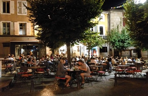 Saint-Paul-Trois-Chateaux Apartment | Cosy studio in the heart of Saint-Paul-Trois-Châteaux, Drôme Provençale