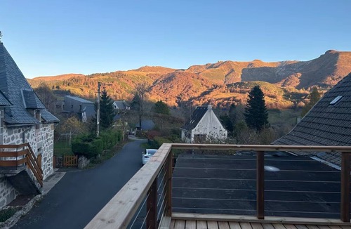 Saint-Jacques-des-Blats House | Cosy house with sauna in the mountains