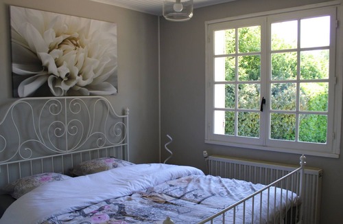 Dun-les-Places House | Cosy holiday home with garden