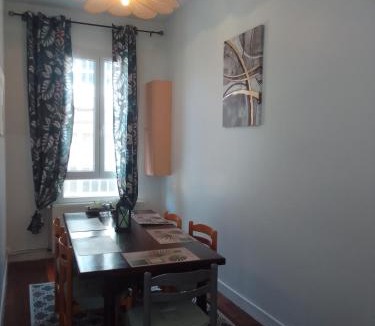 Avallon Apartment | Cosy home centre historique avallon