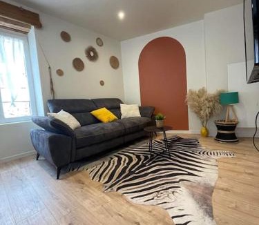 Saint-Claude Apartment | Cosy Jungle Room, évadez vous à Saint Claude