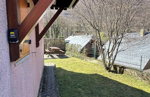Cauterets Ski Chalet | Cosy little chalet at the entrance to Cauterets