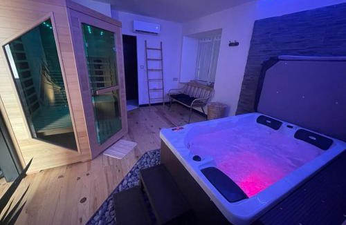 Cemboing Apartment | Cosy love et spa-tentation loveroom