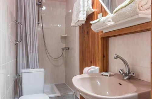 Melin Bed & Breakfast | Cosy Rose Room with kitchenette and terrace