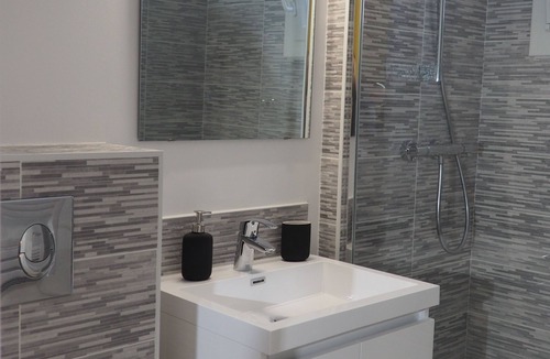 Faubourg-Raines Apartment | Cosy studio 5 minutes from the station